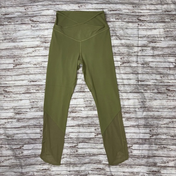 lululemon athletica Pants - Lululemon‎ Olive Green Leggings, Semi Capri Style Leggings Size 4 - Excellent